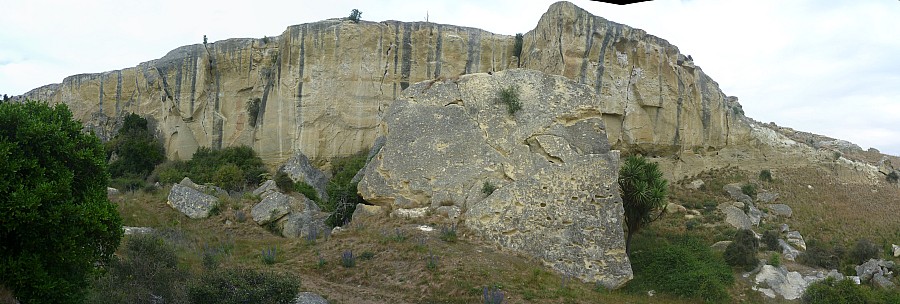 2014-12-30 13.32.00 Panorama Simon - at Earthquakes_stitch.jpg: 7928x2679, 3076k (2015 Jan 17 08:44)