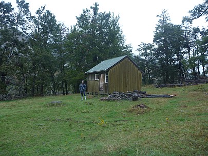 Hope Halfway hut
Photo: Simon
2013-04-21 07.08.13; '2013 Apr 21 07:08'
Original size: 4,000 x 3,000; 6,821 kB
2013-04-21 07.08.13 P1040993 Simon - Hope Halfway hut.jpeg