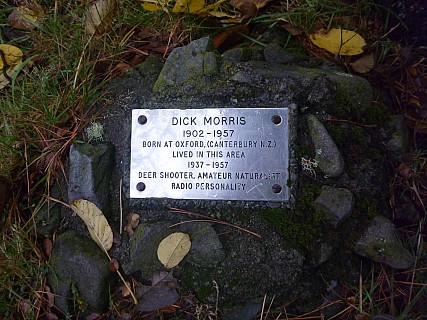 Memorial to D Ick Morris
Photographer;&nbsp;Simon
2013-04-21&nbsp;10.41.05;&nbsp;Metadata time: '2013 Apr 21 10:41'
Original size:&nbsp;4,000 x 3,000; 5,934 kB
Filename: 2013-04-21 10.41.05 P1050003 Simon - Memorial to DIck Morris.jpeg