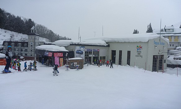 Jim and Happo-one Gondola
Photographer;&nbsp;Simon
2015-02-17&nbsp;08.53.00;&nbsp;Metadata time: '2015 Feb 17 08:53'
Original size:&nbsp;4,863 x 2,943; 1,993 kB;&nbsp;stitch
Filename: 2015-02-17 08.53.00 Panorama Simon - Jim and Happo-one Gondola_stitch.jpg