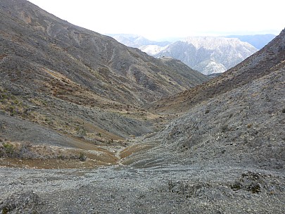 2015-10-02 13.34.56 P1000201 Simon - view down Station Creek from Saddle.jpeg: 4608x3456, 6254k (2015 Nov 06 16:18)