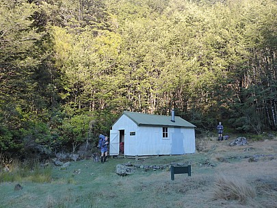 2015-10-03 08.03.46 P1000208 Simon - Philip and Brian outside Hidden Hut.jpeg: 4608x3456, 6236k (2015 Nov 07 16:21)