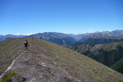 Brian returning along spur
Photographer;&nbsp;Philip
2016-01-09&nbsp;15.39.40;&nbsp;Metadata time: '2016 Jan 09 15:39'
Original size:&nbsp;4,320 x 2,880; 4,927 kB
Filename: 2016-01-09 15.39.40 P1040180 Philip - Brian returning along spur.jpeg