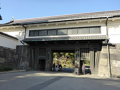 2016-03-01 14.49.51 P1000766 Simon - Adrian in the Imperial Palace entrance.jpeg: 4608x3456, 6219k (2016 Mar 01 14:49) 2016-03-01 14.49.51 P1000766 Simon - Adrian in the Imperial Palace entrance.jpeg: 4608x3456, 6219k (2016 Mar 01 14:49)