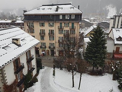 View from Hotel Richemond room
Photographer;&nbsp;Jim
2018-01-21&nbsp;12.27.20;&nbsp;Metadata time: '2018 Jan 21 12:27'
Original size:&nbsp;4,032 x 3,024; 5,494 kB
Filename: 2018-01-21 12.27.20 Jim - view from Hotel Richemond room P2.jpeg