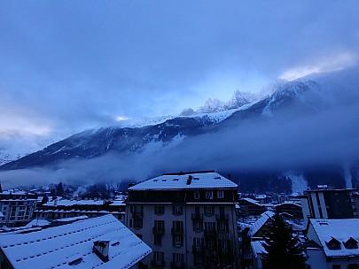 View of mountains from Hotel Richemond
Photo: Simon
2018-01-23 09.25.48; '2018 Jan 23 09:25'
Original size: 3,612 x 2,709; 2,396 kB; str
2018-01-23 09.25.48 LG6 Simon - view of mountains from Hotel Richemond_str.jpeg
