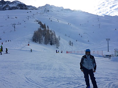 Jim at TPH Lognan plaza
Photo: Simon
2018-01-23 11.52.25; '2018 Jan 23 11:52'
Original size: 4,608 x 3,456; 5,865 kB
2018-01-23 11.52.25 P1010809 Simon - Jim at TPH Lognan plaza.jpeg
