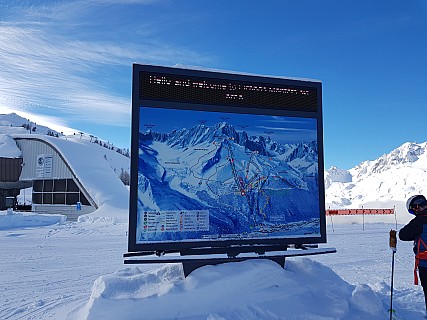 Grands Montets lift status board
Photographer;&nbsp;Jim
2018-01-23&nbsp;11.58.50;&nbsp;Metadata time: '2018 Jan 23 11:58'
Original size:&nbsp;4,032 x 3,024; 3,891 kB
Filename: 2018-01-23 11.58.50 Jim - Grands Montets lift status board.jpeg