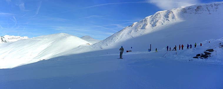 Jim at top of Les Autannes
Photo: Simon
2018-01-25 11.30.43; '2018 Jan 25 11:30'
Original size: 7,604 x 3,049; 19,265 kB; stitch
2018-01-25 11.30.43 Panorama Simon - Jim at top of Les Autannes_stitch.jpg