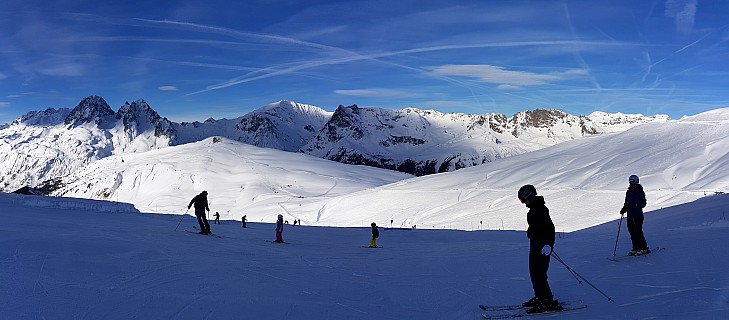 On Autannes
Photographer;&nbsp;Jim
2018-01-25&nbsp;10.32.28;&nbsp;Metadata time: '2018 Jan 25 10:32'
Original size:&nbsp;6,319 x 2,772; 14,035 kB;&nbsp;stitch
Filename: 2018-01-25 10.32.28 Jim - on Autannes_stitch.jpg