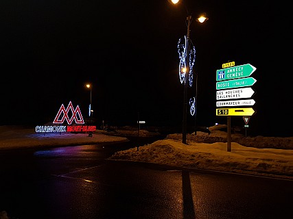 Chamonix sign
Photographer;&nbsp;Jim
2018-01-26&nbsp;18.18.47;&nbsp;Metadata time: '2018 Jan 26 18:18'
Original size:&nbsp;4,032 x 3,024; 3,612 kB
Filename: 2018-01-26 18.18.47 Jim - Chamonix sign.jpeg