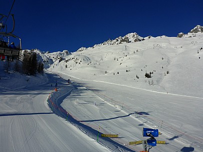 Riding Trappe
Photo:&nbsp;Simon
2018-01-27&nbsp;09.45.37;&nbsp;'2018 Jan 27 09:45'
Original size:&nbsp;4,608 x 3,456; 5,830 kB
2018-01-27 09.45.37 P1020017 Simon - riding Trappe.jpeg