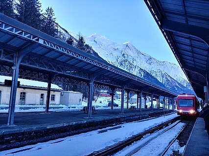 2018-01-28 10.48.56_HDR LG6 Simon - Gare de Chamonix Mont-Blanc.jpeg: 4160x3120, 5931k (2018 Jan 29 07:39)