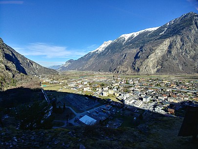 Martigny from train
Photo: Simon
2018-01-28 12.29.03; '2018 Jan 28 12:29'
Original size: 4,160 x 3,120; 4,069 kB
2018-01-28 12.29.03_HDR LG6 Simon - Martigny from train.jpeg