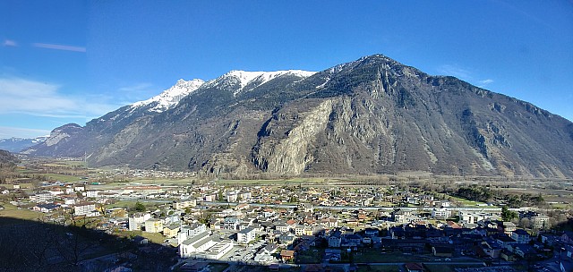 Martigny from train
Photo:&nbsp;Jim
2018-01-28&nbsp;12.29.16;&nbsp;'2018 Jan 28 12:29'
Original size:&nbsp;4,869 x 2,312; 10,115 kB;&nbsp;stitch
2018-01-28 12.29.16 Jim - Martigny from train_stitch.jpg