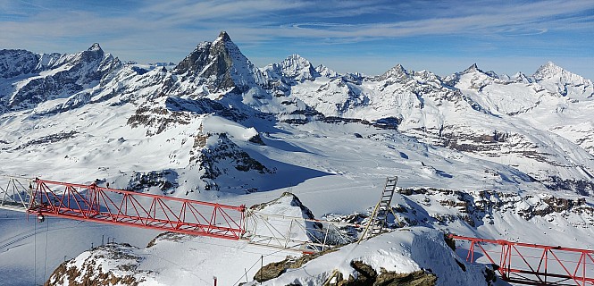 2018-01-30 14.21.48 LG6 Simon - Matterhorn from Klein Matterhorn lookout_stitch.jpg: 6406x3084, 19122k (2018 Apr 23 19:45)