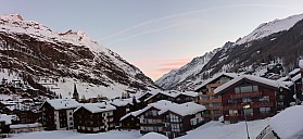 Zermatt early morning
Photo:&nbsp;Simon
2018-01-30&nbsp;07.42.47;&nbsp;'2018 Jan 30 07:42'
Original size:&nbsp;6,873 x 3,157; 17,727 kB;&nbsp;stitch
2018-01-30 07.42.47 Panorama Simon - Zermatt early morning_stitch.jpg