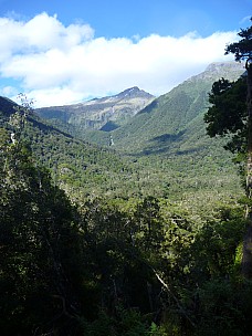 2019-01-14 09.31.29 P1050658 Philip - view of Upper Paringa and Douglas Spur.jpeg: 3240x4320, 4618k (2019 Jun 24 21:12)