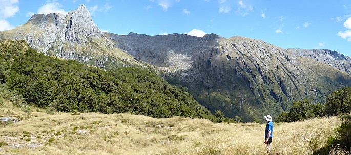 2019-01-14 15.02.44 Panorama Brian - Alan at Paringa Rock Biv clearing_stitch.jpg: 6939x3078, 22239k (2019 Jun 24 21:09) 2019-01-14 15.02.44 Panorama Brian - Alan at Paringa Rock Biv clearing_stitch.jpg: 6939x3078, 22239k (2019 Jun 24 21:09)