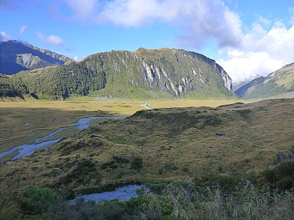 Looking back at Marks Flat
Photographer;&nbsp;Simon
2019-01-18&nbsp;09.13.25;&nbsp;Metadata time: '2019 Jan 18 09:13'
Original size:&nbsp;4,608 x 3,456; 6,416 kB
Filename: 2019-01-18 09.13.25 P1020617 Simon - looking back at Marks Flat.jpeg
