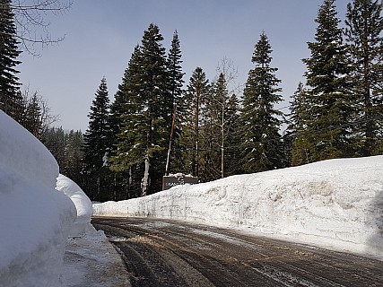 Granlibakken sign obscured by snow
Photographer;&nbsp;Jim
2019-02-27&nbsp;10.06.51;&nbsp;Metadata time: '2019 Feb 27 10:06'
Original size:&nbsp;4,032 x 3,024; 2,691 kB
Filename: 2019-02-27 10.06.51 Jim - Granlibakken sign obscured by snow.jpeg