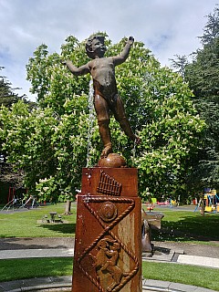 Queens Park Statue
Photographer;&nbsp;Simon
2019-11-09&nbsp;12.25.57;&nbsp;Metadata time: '2019 Nov 09 12:25'
Original size:&nbsp;3,120 x 4,160; 6,705 kB
Filename: 2019-11-09 12.25.57_HDR LG6 Simon - Queens Park Statue.jpeg