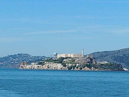 Alcatraz Island from Pier  43
Photo: Simon
2020-02-27 13.28.55; '2020 Feb 27 13:28'
Original size: 4,160 x 3,120; 2,326 kB