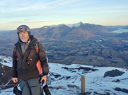 Simon on Coronet Peak
Photographer;&nbsp;Adrian
2020-08-05&nbsp;17.17.32;&nbsp;Metadata time: '2020 Aug 05 17:17'
Original size:&nbsp;4,160 x 3,120; 4,164 kB
Filename: 2020-08-05 17.17.32_HDR LG6 Adrian - Simon on Coronet Peak.jpeg