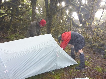 2021-01-22 18.20.32 P1030514 Simon - Brian and Philip pitching tent in the mist.jpeg: 4608x3456, 6100k (2021 Jan 24 16:22)