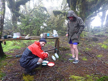 2021-01-23 08.40.58 P1030521 Simon - Brian and Philip preparing breakfast in the rain.jpeg: 4608x3456, 6019k (2021 Jan 24 16:22)