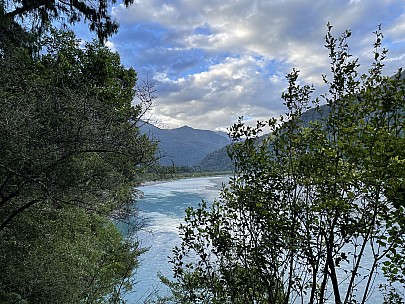 View up the Karangarua River
Photo: Susie
2022-03-08 08.45.02; '2022 Mar 08 08:45'
Original size: 4,032 x 3,024; 7,487 kB