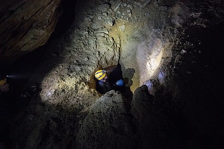 Exploring Side Passage
Photo:&nbsp;Peter Baxter
2022-04-16&nbsp;12.36.17
Original size:&nbsp;6,000 x 4,000; 23,087 kB
2022-04-16 12.36.17 IMG_5228-1 Peter Baxter - exploring side passage.jpeg