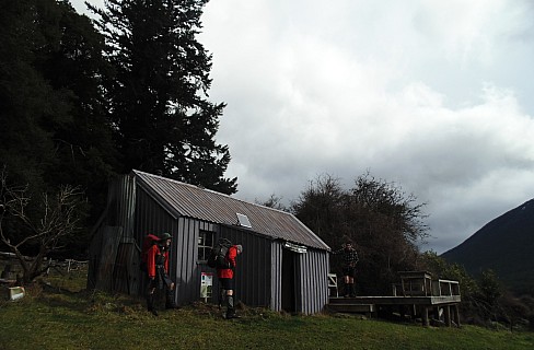 At Lake Sumner Hut
Photographer;&nbsp;Alan
2022-08-05&nbsp;11.21.07;&nbsp;Metadata time: '2022 Aug 05 11:21'
Original size:&nbsp;3,648 x 2,392; 2,479 kB;&nbsp;cr
Filename: 2022-08-05 11.21.07 DSC02928 Alan - at Lake Sumner Hut_cr.jpeg