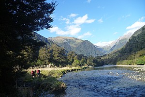 Moeraki River to Middle Head hut