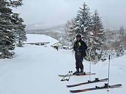 At the Prince Hotel East Wing skiing Yakebitaiyama
Keving ready to start skiing at Yakebitaiyama
Photo: Simon
2024-03-02 09.59.33; '2024 Mar 02 09:59'
Original size: 9,248 x 6,936; 14,760 kB