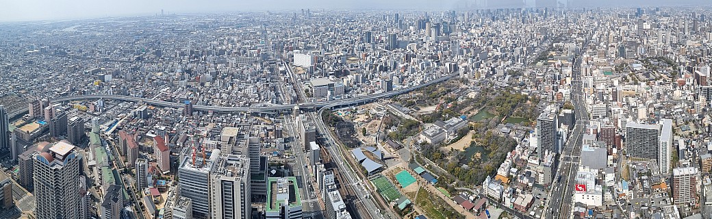 Ōsaka from Abeno Harukas building
Photographer;&nbsp;Jim
2024-03-14&nbsp;12.40.20;&nbsp;Metadata time: '2024 Mar 14 12:40'
Original size:&nbsp;9,433 x 2,903; 6,071 kB;&nbsp;stitch
Filename: 2024-03-14 12.40.20 S21FE+ Jim - Ōsaka from Abeno Harukas building_stitch.jpg