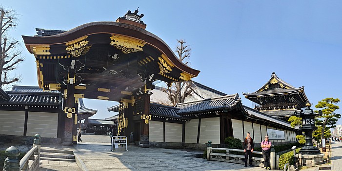 13  52 345 S20+ Simon - Adrian and Jim outside Higashi Hongan-ji
2024-03-16; '2024 Mar 16 17:52'
Original size: 14,990 x 7,527; 10,036 kB; stitch
2024-03-16 13.52.345S20+ Simon - Adrian and Jim outside Higashi Hongan-ji_stitch.jpg 13  52 345 S20+ Simon - Adrian and Jim outside Higashi Hongan-ji
2024-03-16; '2024 Mar 16 17:52'
Original size: 14,990 x 7,527; 10,036 kB; stitch
2024-03-16 13.52.345S20+ Simon - Adrian and Jim outside Higashi Hongan-ji_stitch.jpg