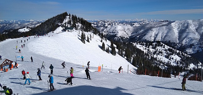 Green Valley from Crystal Mountain
Photographer;&nbsp;Nick
2025-02-26&nbsp;10.15.31;&nbsp;Metadata time: '2025 Feb 26 10:15'
Original size:&nbsp;4,608 x 2,160; 5,603 kB;&nbsp;cr
Filename: 2025-02-26 10.15.31 Nick - Green Valley from Crystal Mountain_cr.jpg