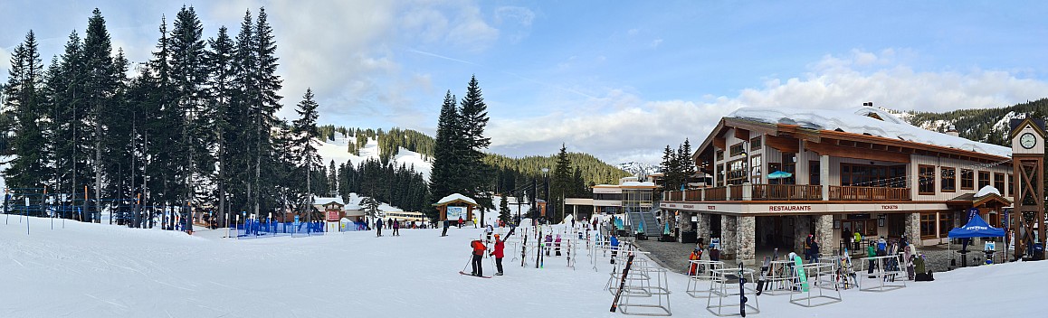 Stevens Pass Base
Photographer;&nbsp;Simon
2025-03-09&nbsp;09.11.37;&nbsp;Metadata time: '2025 Mar 09 09:11'
Original size:&nbsp;19,876 x 6,041; 12,163 kB;&nbsp;stitch
Filename: 2025-03-09 09.11.37 S20+ Simon - Stevens Pass Base_stitch.jpg