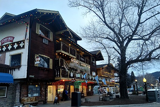 Leavenworth Front Street Hotel
Photographer;&nbsp;Nick
2025-03-09&nbsp;18.46.01;&nbsp;Metadata time: '2025 Mar 09 18:46'
Original size:&nbsp;4,608 x 3,075; 4,719 kB;&nbsp;cr
Filename: 2025-03-09 18.46.01 IMG Nick - Leavenworth Front Street Hotel_cr.jpg