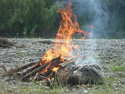 Campfire
Photographer;&nbsp;Simon
2014-11-29&nbsp;11.08.35;&nbsp;Metadata time: '2014 Nov 29 11:08'
Original size:&nbsp;4,000 x 3,000; 6,071 kB
Filename: 2014-11-29 11.08.35 P1000919 Simon - campfire.jpeg