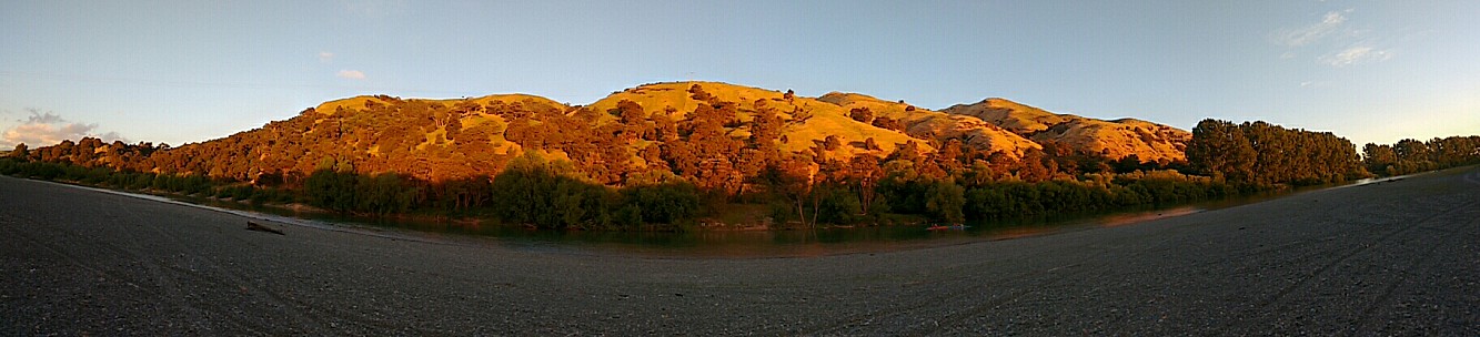 River Panormama
Photographer;&nbsp;Simon
2014-11-29&nbsp;20.16.49
Original size:&nbsp;1,824 x 416; 620 kB
Filename: 2014-11-29 20.16.49 IMG_20141129_201649334 Simon - river panormama.jpeg