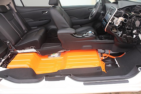 2013 Nissan Leaf cutaway
;&nbsp;Metadata time: '2013 Apr 08 11:09'
Original size:&nbsp;4,272 x 2,848; 3,192 kB
Filename: 2013_Nissan_Leaf_cutaway.jpeg