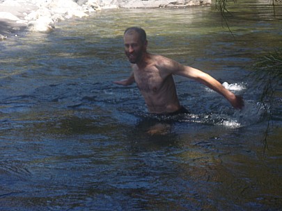 2010-01-01 14.18.13 P1000581 Simon.jpeg: 4000x3000, 6341k (2010 Jan 01 14:18)