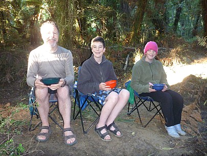 2011-01-24 08.08.54 P1010990 Simon, Sian, Adrian at breakfast.jpeg: 4000x3000, 6032k (2011 Jan 24 08:08)