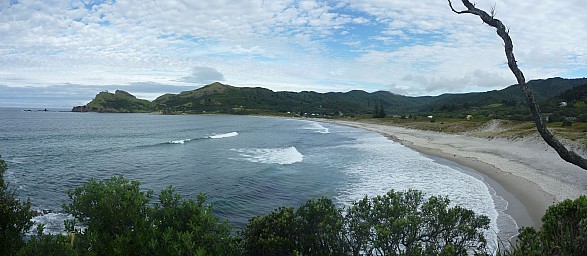 Medlands Beach
Photographer;&nbsp;Simon
2012-12-28&nbsp;18.08.06;&nbsp;Metadata time: '2012 Dec 28 18:08'
Original size:&nbsp;6,216 x 2,712; 2,023 kB;&nbsp;stitch
Filename: 2012-12-28 18.08.06 P1040477 Simon - Medlands Beach_stitch.jpeg