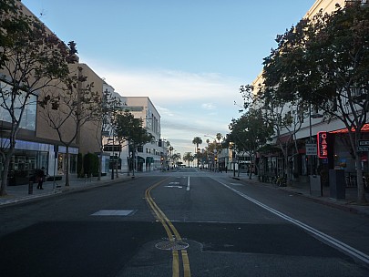 Broadway to the sea
Photographer;&nbsp;Simon
2014-01-19&nbsp;07.31.38;&nbsp;Metadata time: '2014 Jan 19 07:31'
Original size:&nbsp;4,000 x 3,000; 5,438 kB
Filename: 2014-01-19 07.31.38 P1000078 Simon - Broadway to the sea.jpeg