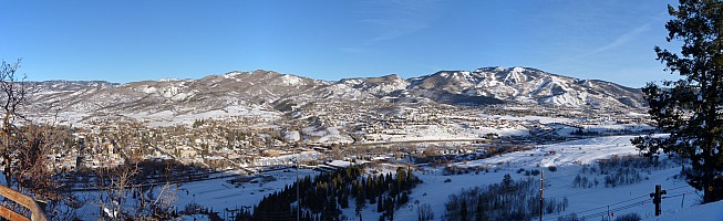 Steamboat Springs from Howelsen Hill
Photographer;&nbsp;Jim
2014-01-24&nbsp;16.10.00;&nbsp;Metadata time: '2014 Jan 24 16:10'
Original size:&nbsp;10,059 x 3,081; 3,851 kB;&nbsp;stitch
Filename: 2014-01-24 16.10.00 Panorama Jim - Steamboat Springs from Howelsen Hill_stitch.jpg