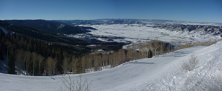 View SW from Gondola Station
Photographer;&nbsp;Simon
2014-01-26&nbsp;09.31.02;&nbsp;Metadata time: '2014 Jan 26 09:31'
Original size:&nbsp;6,705 x 2,756; 2,050 kB;&nbsp;stitch
Filename: 2014-01-26 09.31.02 Panorama Simon - view SW from Gondola Station_stitch.jpg