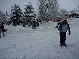 Jim walking from Rubey Bus Station
Photographer;&nbsp;Simon
2014-01-31&nbsp;09.40.35;&nbsp;Metadata time: '2014 Jan 31 09:40'
Original size:&nbsp;4,000 x 3,000; 5,792 kB
Filename: 2014-01-31 09.40.35 P1000257 Simon - Jim walking from Rubey Bus Station.jpeg